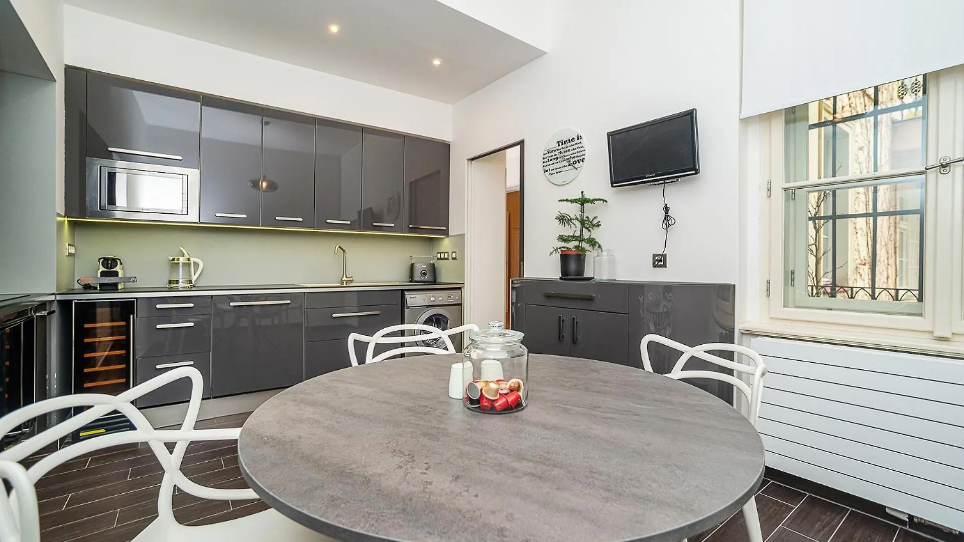 Luxurious Two-Bedroom In The Old Town Прага Апартаменты