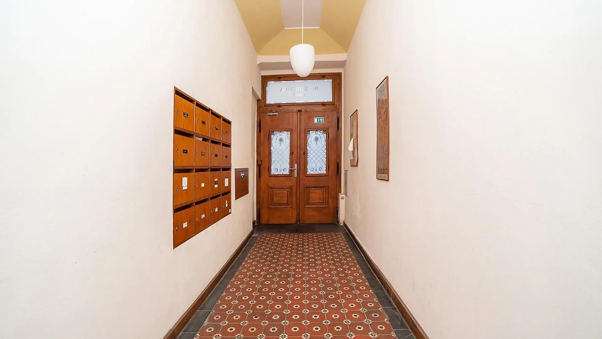 Апартаменты Luxurious Two-Bedroom In The Old Town Прага