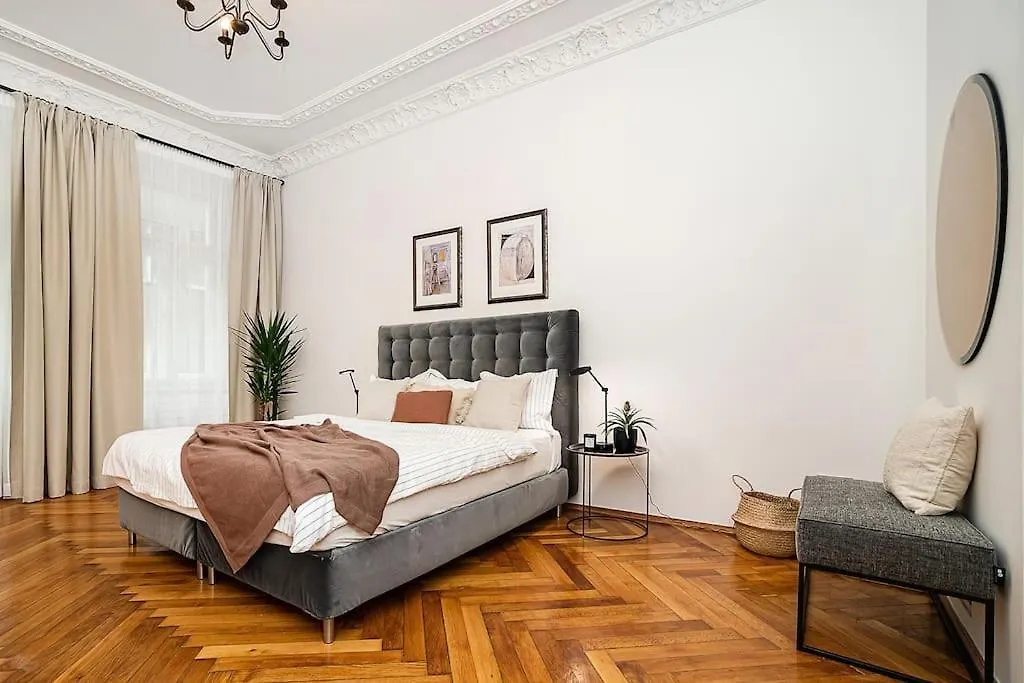 Luxurious Two-Bedroom In The Old Town Прага 0*,
