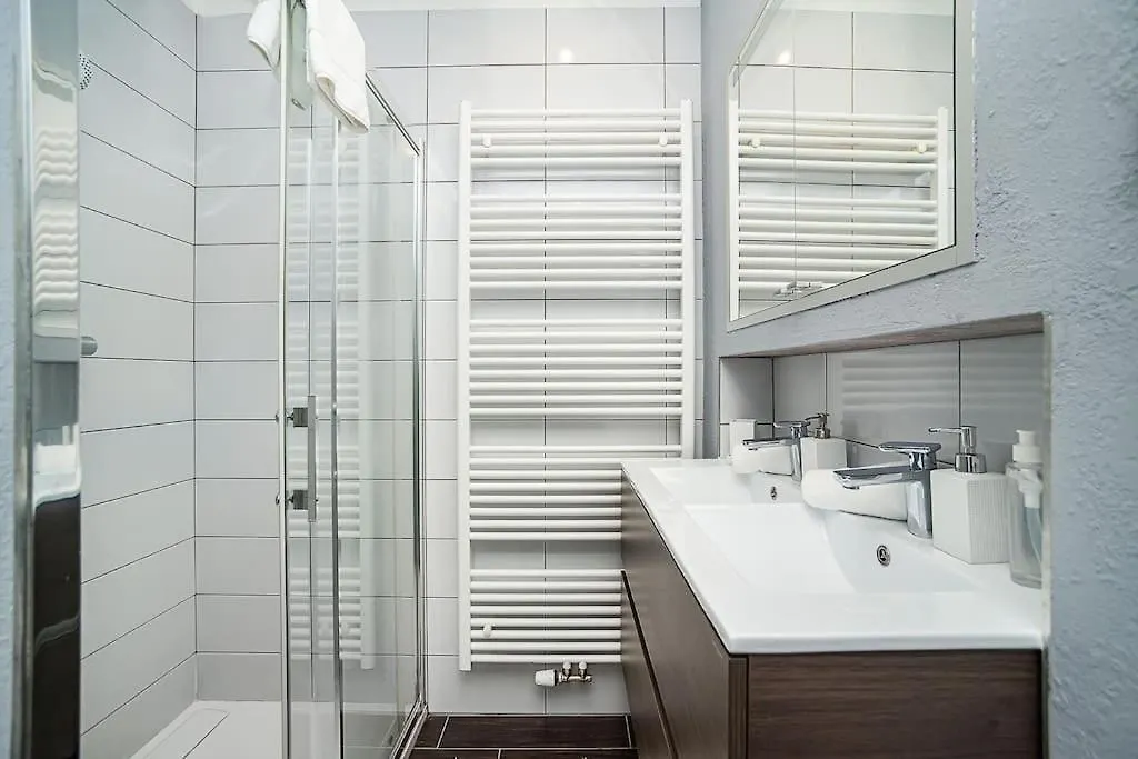 Апартаменты Luxurious Two-Bedroom In The Old Town Прага